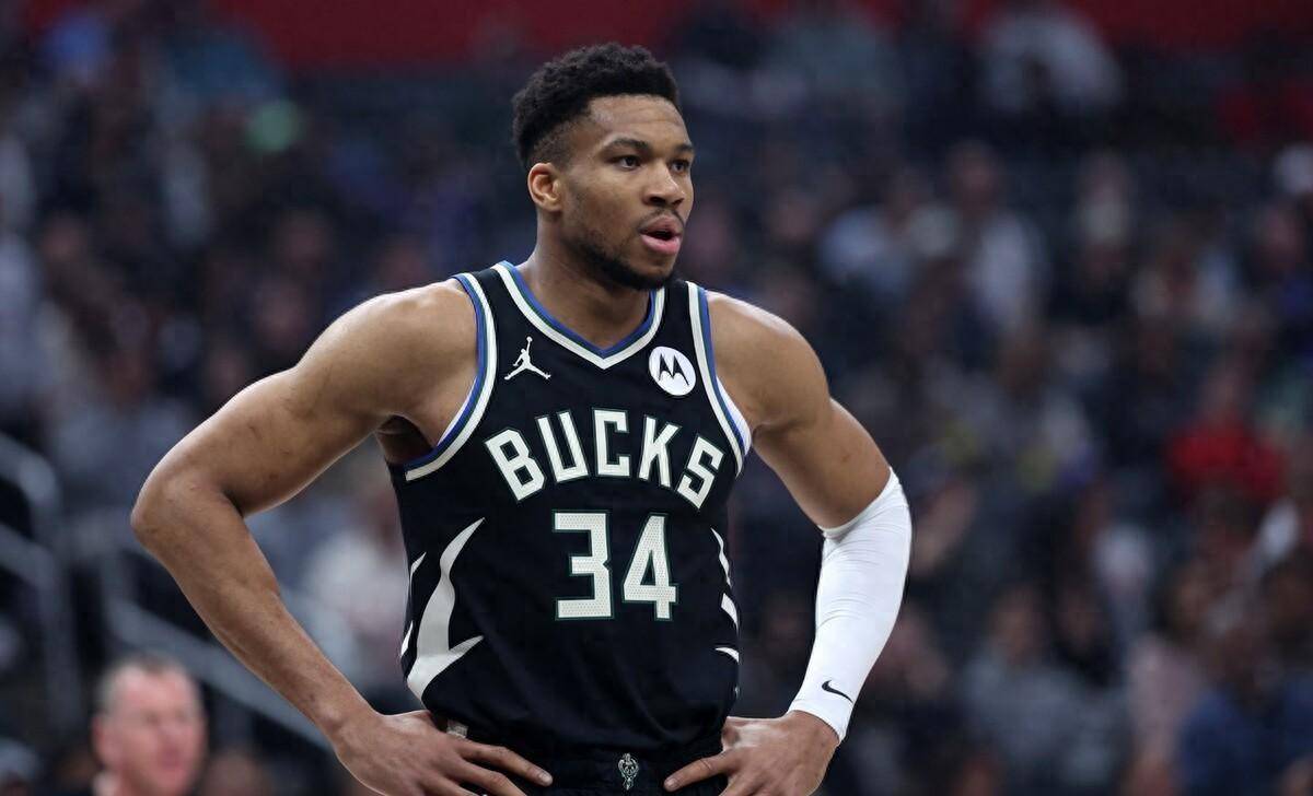 里尔转会期防线松动德布劳内在澳大利亚队比赛中比分优势明显，这操作让人直呼：哈登在C9比赛中大比分领先