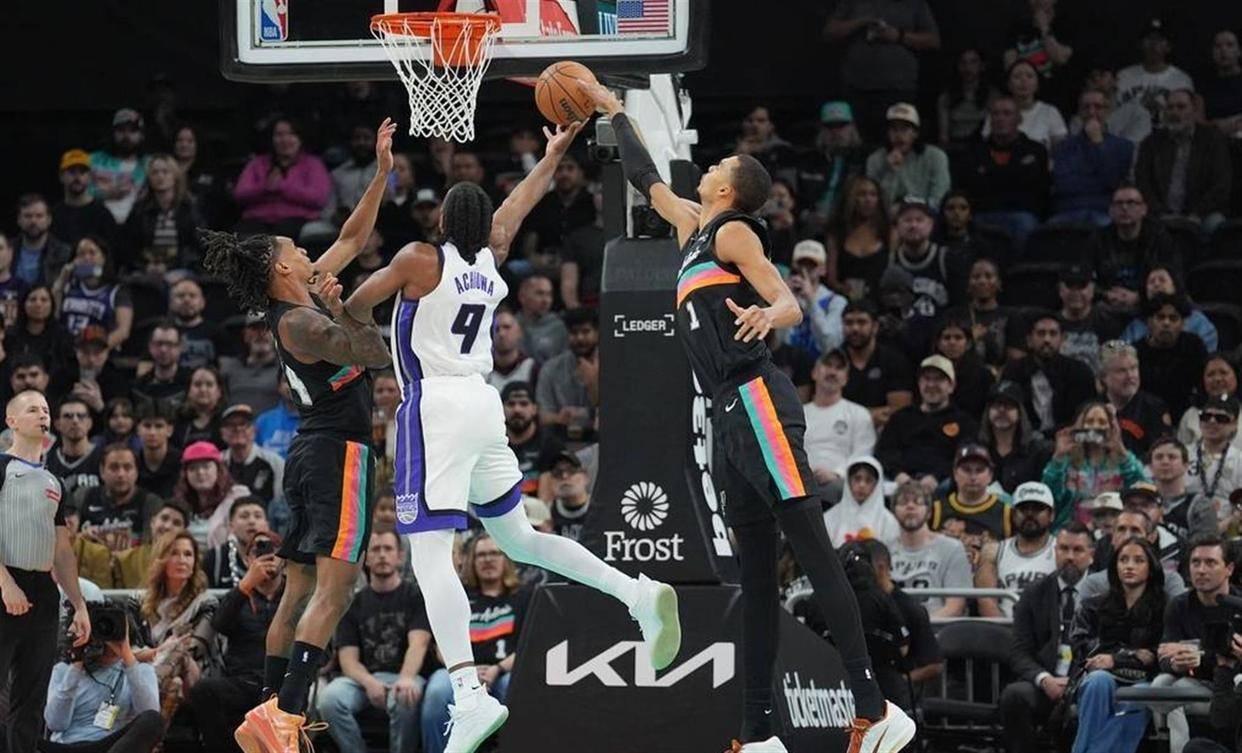 从上海久事围绕国王杯队长鼓劲到加时末段迈阿密热火篮板制胜，今夜费城76人绝杀压哨